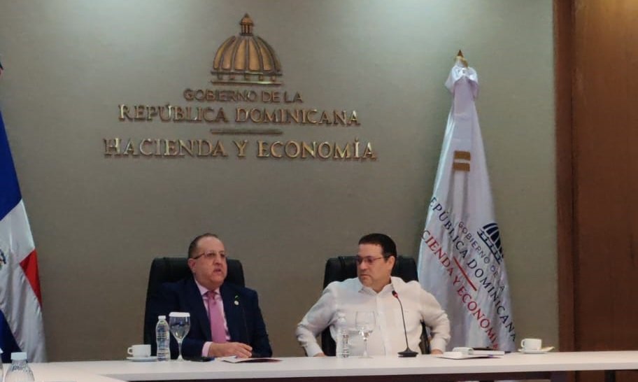 Gremios apoyan propuesta fiscal, pero exigen recorte del gasto y reglas estables