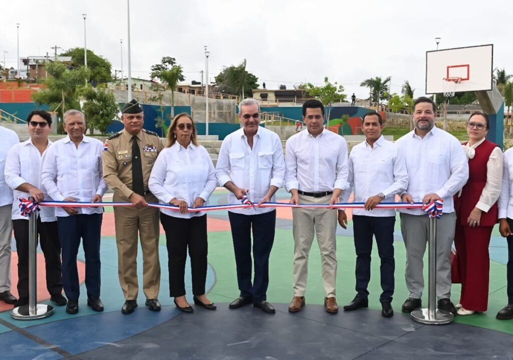 Abinader y Collado abren en Haina el Bulevar de la Salud, valorado en más de RD$165 millones