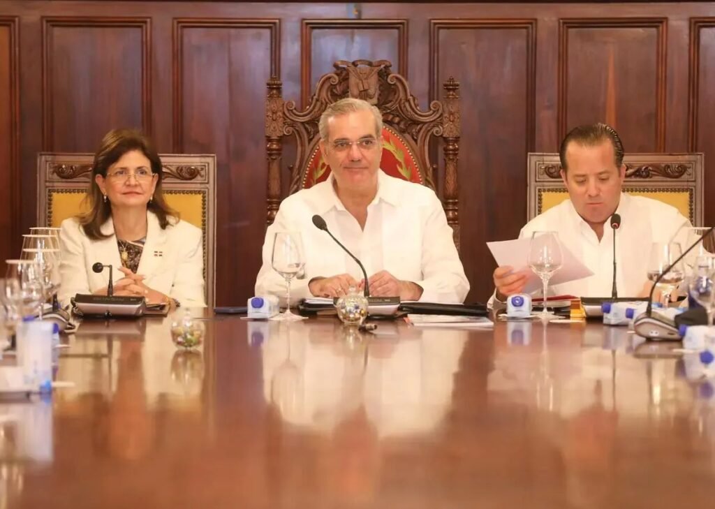 Abinader presidirá en Santiago un Consejo de Ministros en una agenda de obras y supervisión