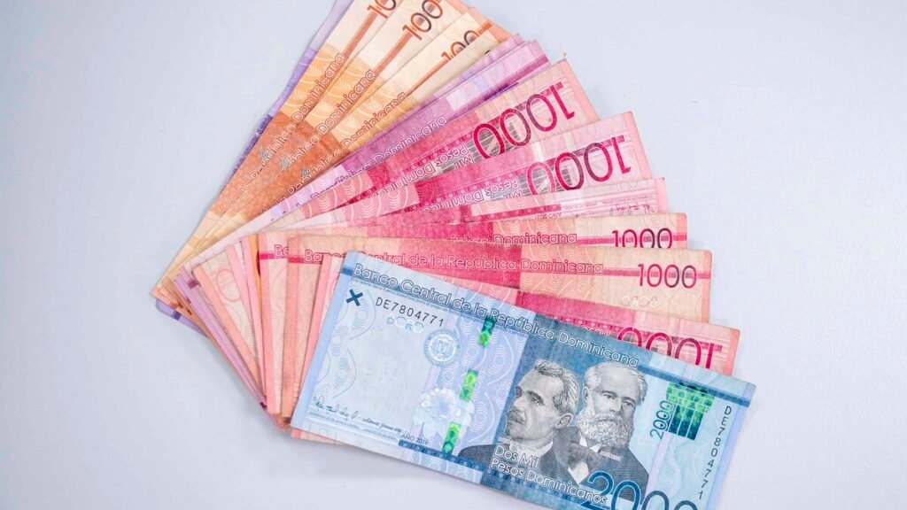 Expertos alertan sobre sobreendeudamiento y falta de ahorro, un reflejo del costo de vida que golpea a los hogares