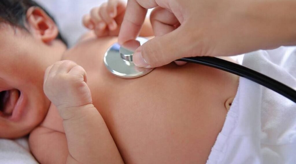 Familia de un bebé con cardiopatía lanza colecta para costear una operación en Santo Domingo
