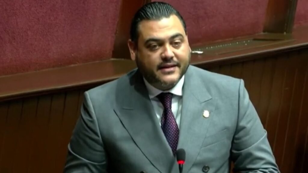 Diputado de oposición apoya crédito para agua en La Altagracia y advierte sobre obras inconclusas