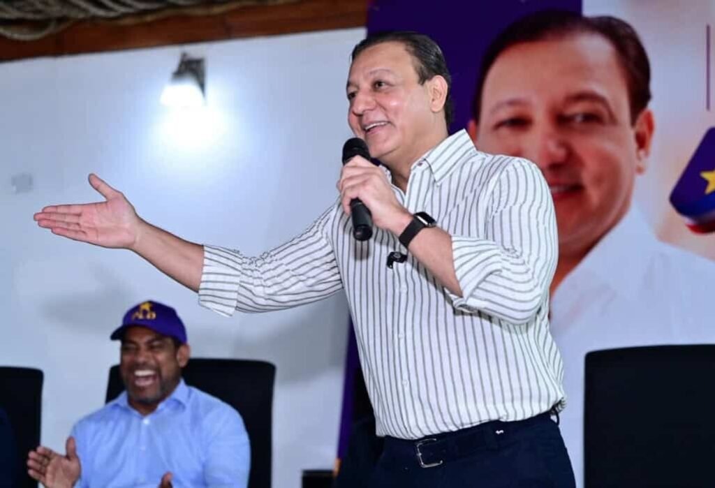 Martínez cuestiona la política migratoria del Gobierno y promete retornos ordenados si llega al poder