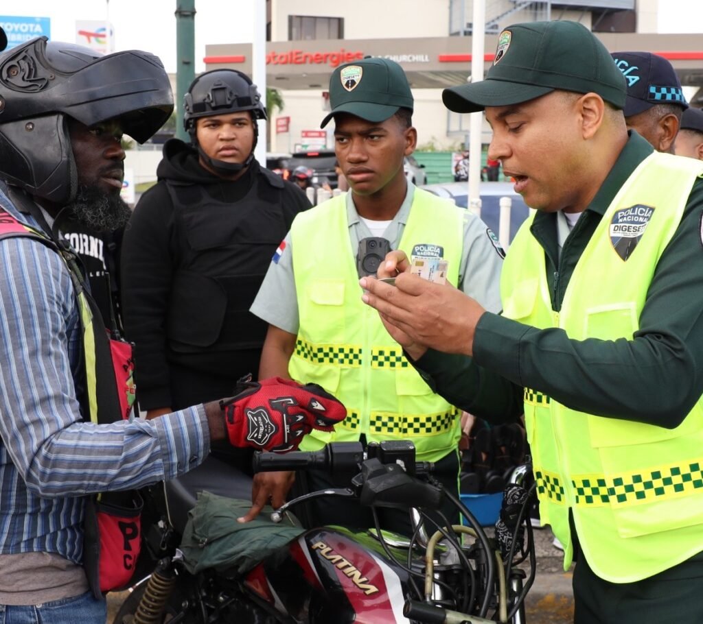Operativo en el DN mantiene la vigilancia sobre la regularización del transporte en motocicletas