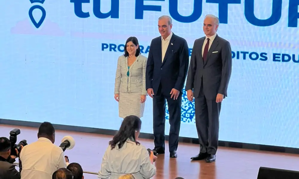 Abinader presenta el crédito educativo ‘Impulsa Tu Futuro’ y persisten dudas sobre su alcance