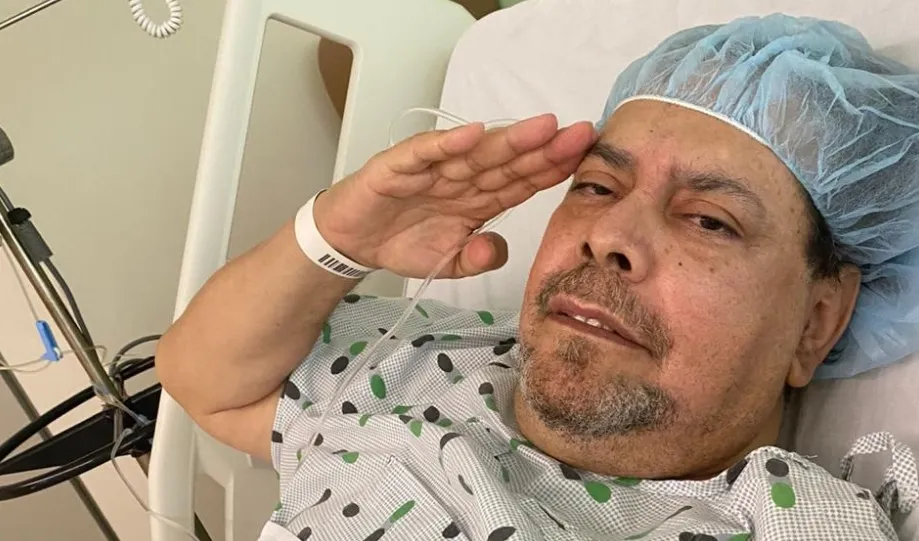 Fernando Villalona continúa estable y bajo control médico por una infección estomacal