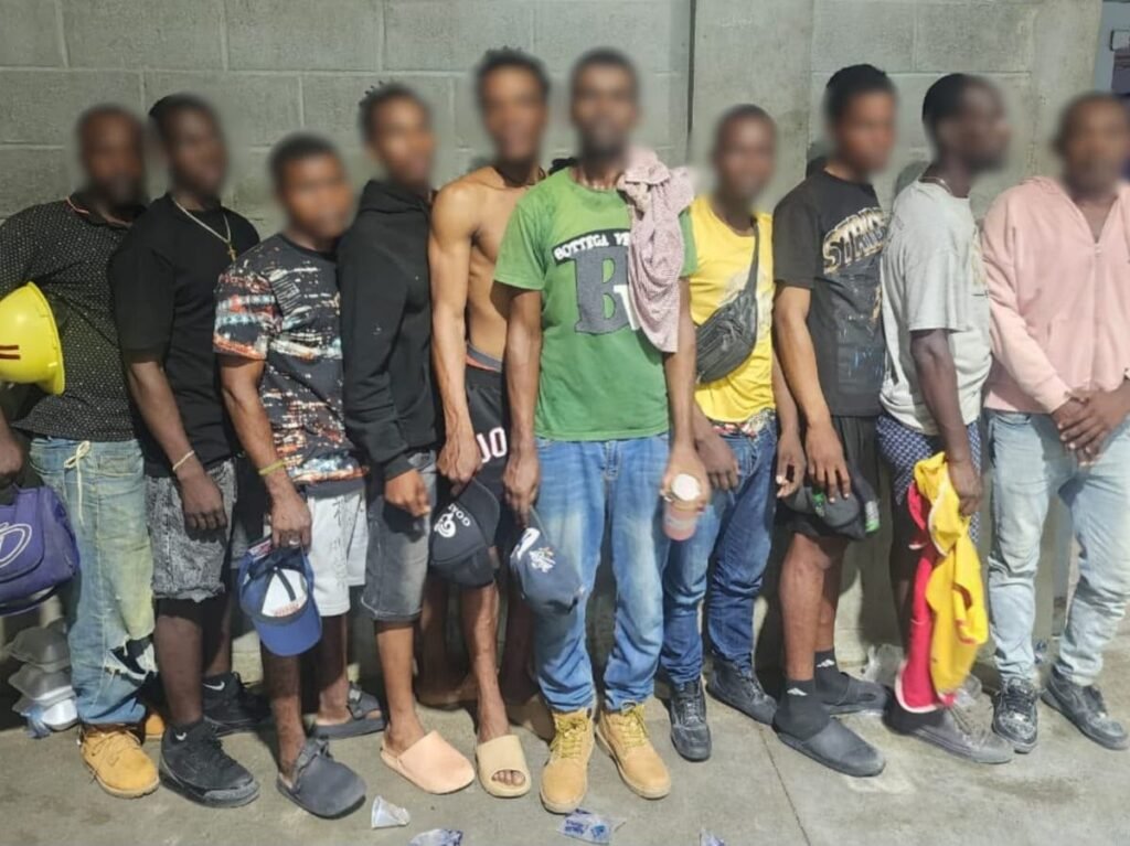 Migración deporta a 782 extranjeros en un día y mantiene bajo presión el control fronterizo