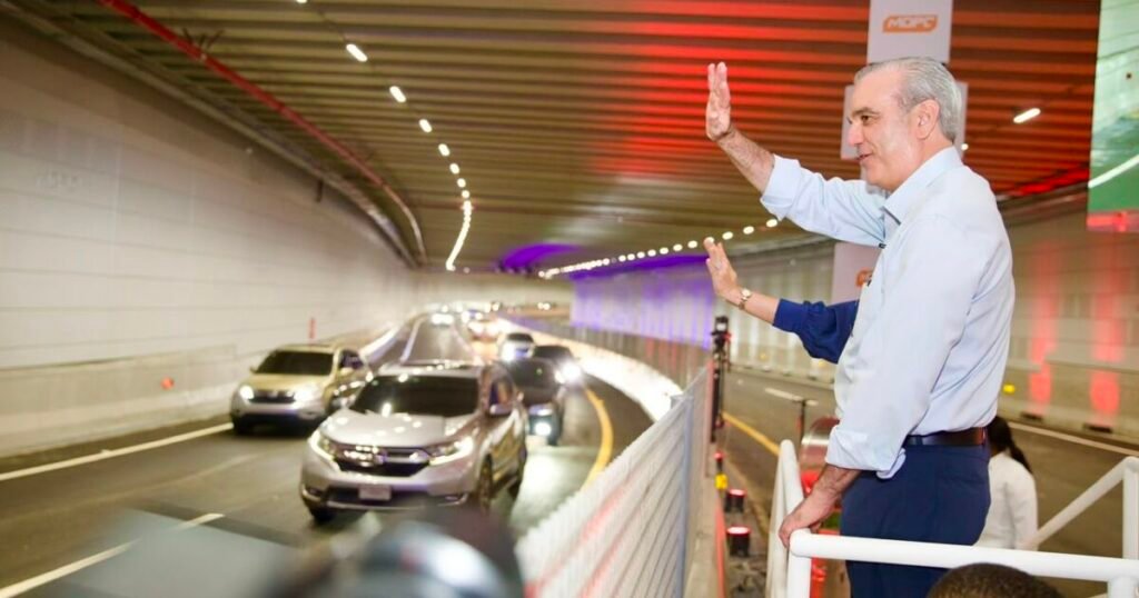 Abinader estrena el túnel de la Plaza de la Bandera y el Gobierno lo presenta como apuesta contra el caos vial