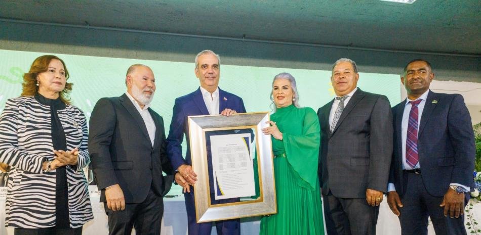 Abinader reconoce presión sobre servicios en Santiago y anuncia obras para agua e infraestructura