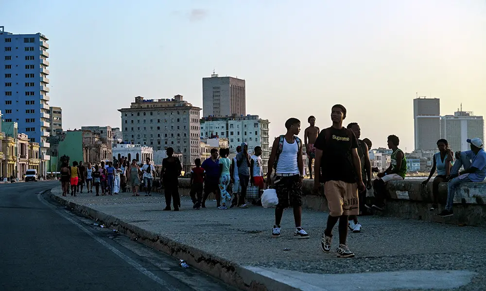 Apagón en Cuba expone el costo social de la presión de EE.UU. mientras La Habana intenta trasladar toda la responsabilidad