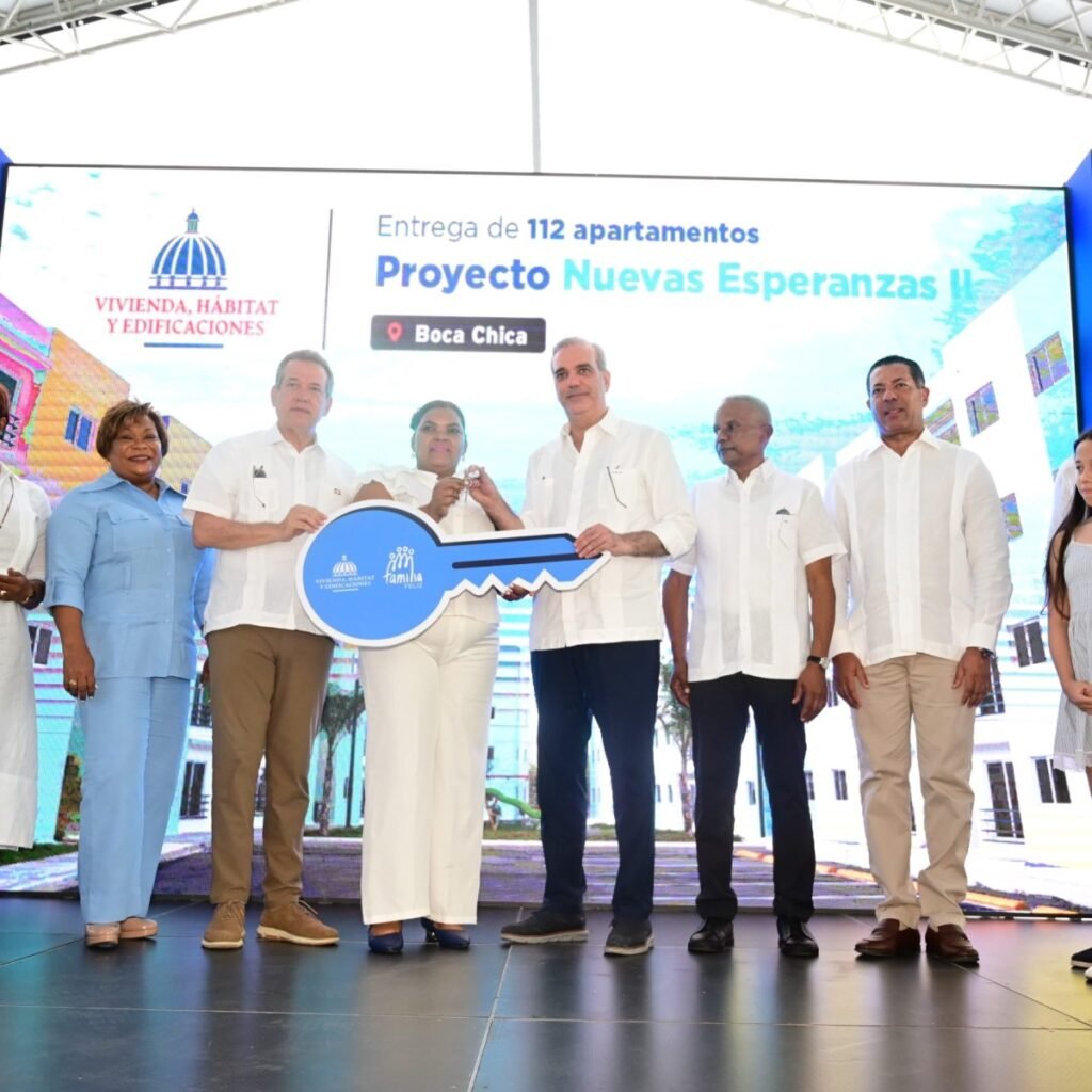 Banreservas financia 60 apartamentos en Boca Chica mientras el Gobierno exhibe solo una primera entrega de 112 viviendas