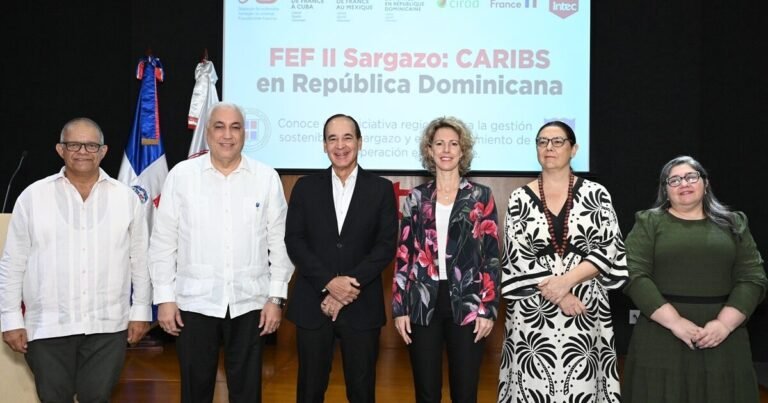 Francia financia un plan regional contra el sargazo en el Caribe y Dominicana asume la coordinación local