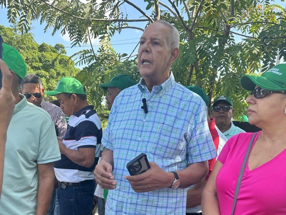 El malestar por la vida cara y los servicios precarios marca una jornada de la Fuerza del Pueblo en Santo Domingo Este