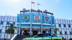 Abinader vuelve a pedir una reforma policial mientras crece la presión por muertes en actuaciones de agentes