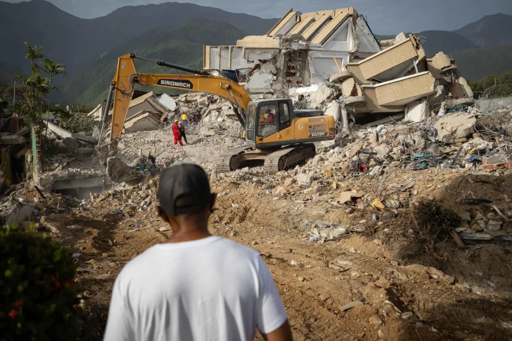 Venezuela eleva a 3.342 los muertos por los terremotos y sigue sin aclarar el paradero de miles de personas