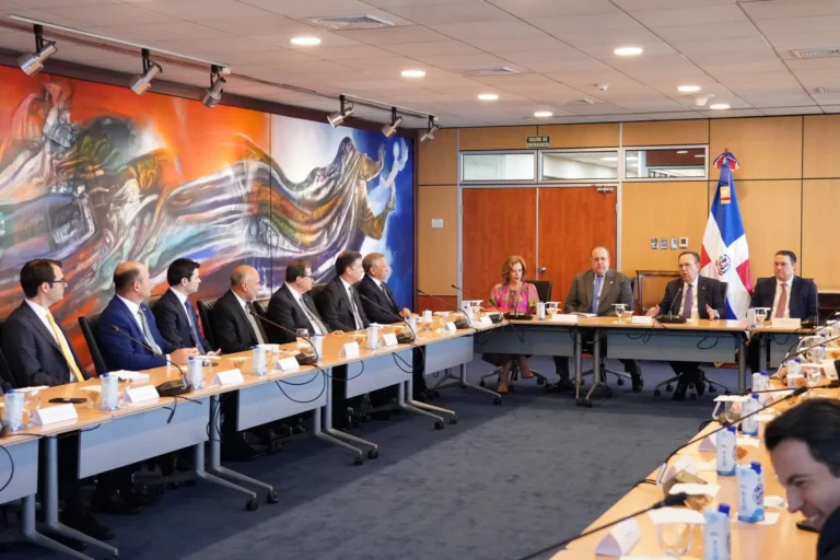 Gobierno y banca revisan riesgos externos mientras Hacienda vuelve a centrar el mensaje en la estabilidad financiera