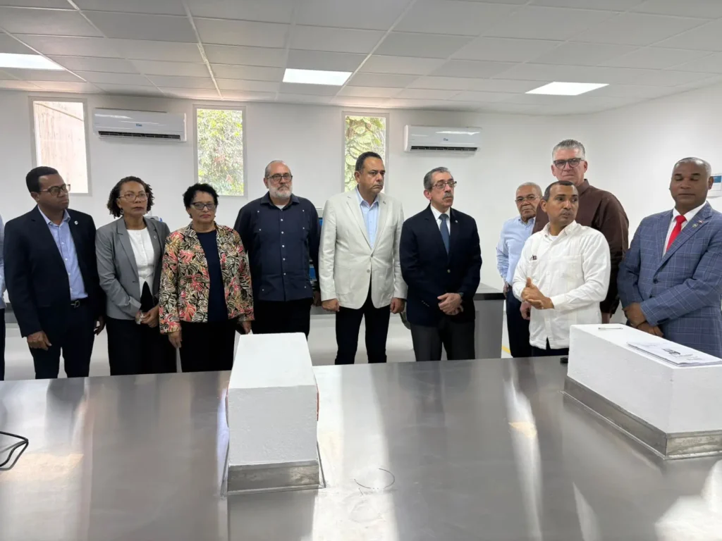 Conaleche anuncia planta de la UASD como referente, pero deja 44.3 % de la intervención pendiente hasta 2026
