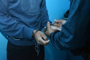 Prisión preventiva en Barahona expone otra alerta institucional tras denuncia por abuso a cuatro menores