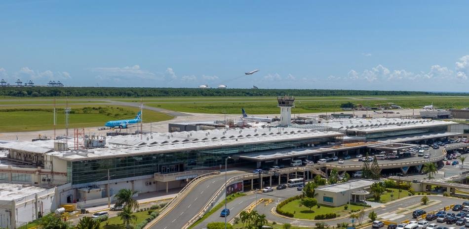 Aerodom suma rutas y frecuencias en el AILA, mientras crece la presión por medir sus efectos reales
