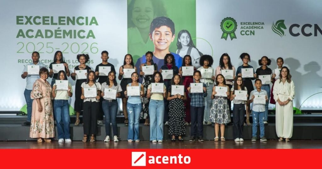 CCN premia a 331 estudiantes y vuelve a poner en foco la brecha entre el esfuerzo educativo y las respuestas del poder
