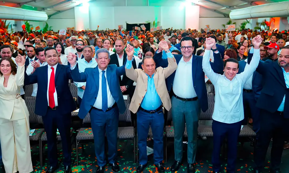 Nuevas salidas del PLD y el PRM hacia Leonel elevan la presión sobre un Gobierno cuestionado por apagones, agua y alimentos