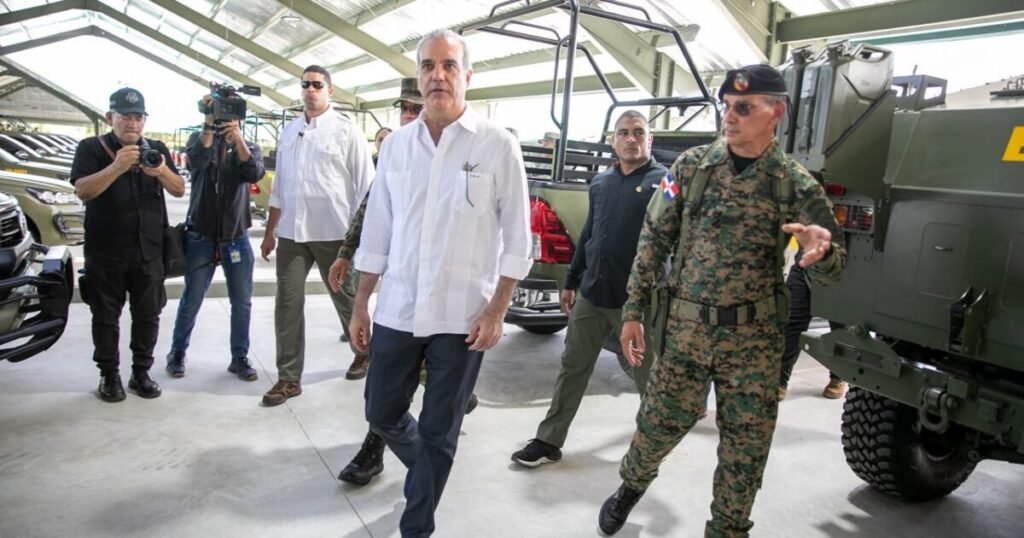 Abinader inaugura batallón militar de RD$142 millones y abre otro frente de fiscalización sobre el gasto público