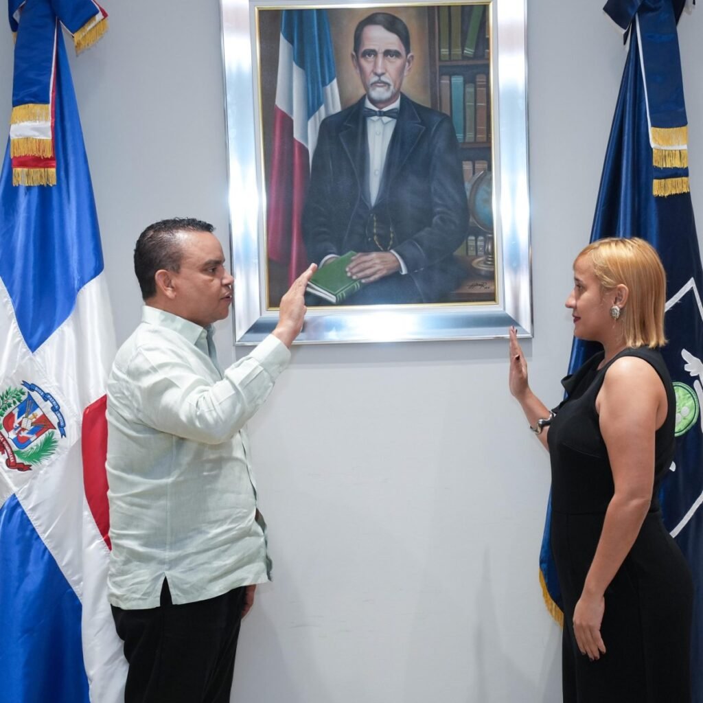 SNS juramenta nuevos directores en cuatro hospitales y somete sus gestiones a nuevas evaluaciones