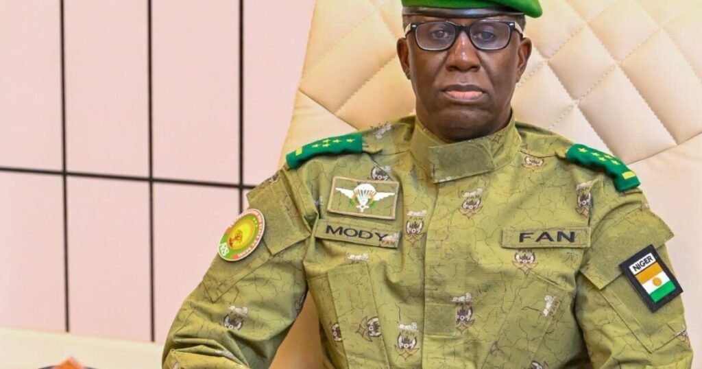 Tensión en Niamey tras disparos y explosiones que la junta atribuye a un intento de golpe