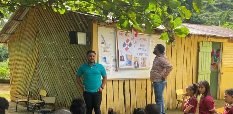 Tenares abre el año escolar con 12 escuelas fuera de docencia y obras abandonadas