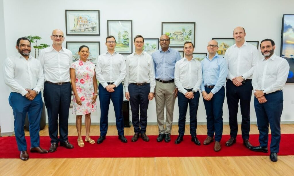 Visita de cúpula de VINCI expone el peso de la agenda oficial sobre la gestión aeroportuaria en RD