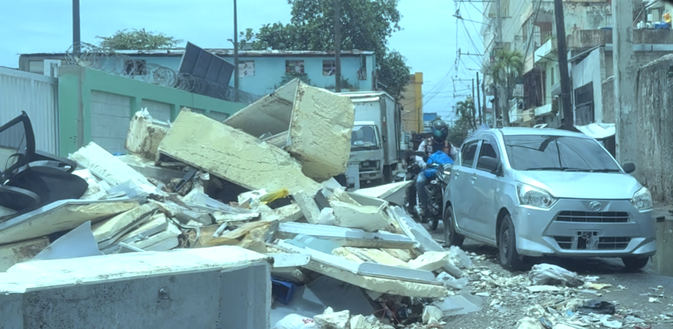 Basura en calles del Gran Santo Domingo agrava la movilidad y expone reclamos por la recolección