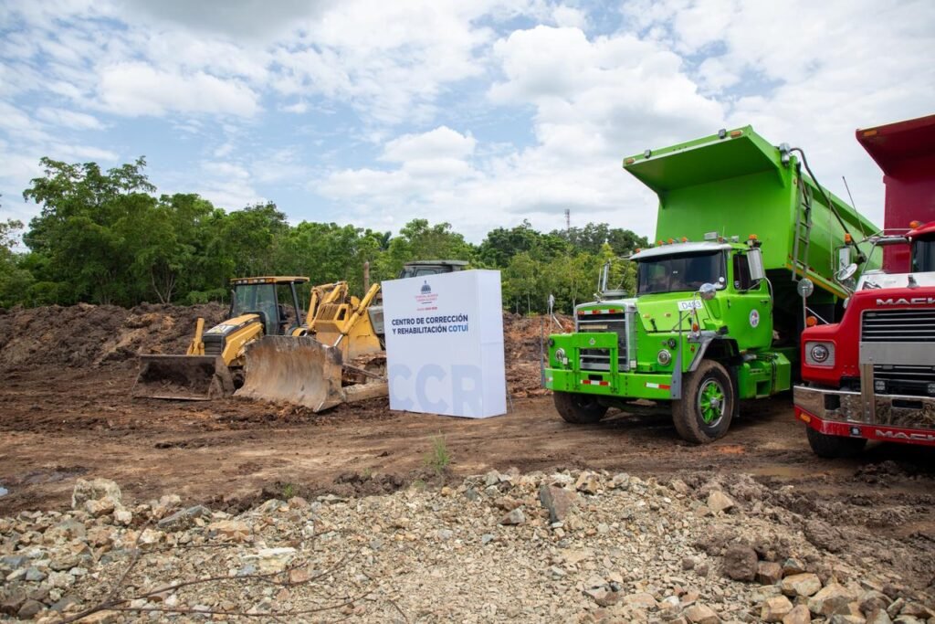84.5% de ejecución en Sánchez Ramírez convive con 17 obras aún sin desembolsos