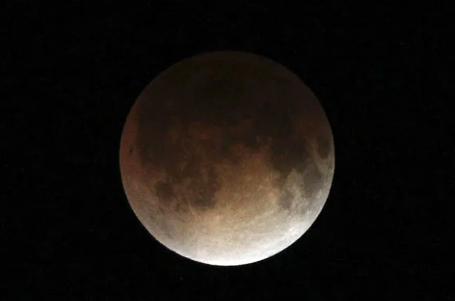 La noche del 27 traerá un eclipse lunar parcial visible en República Dominicana