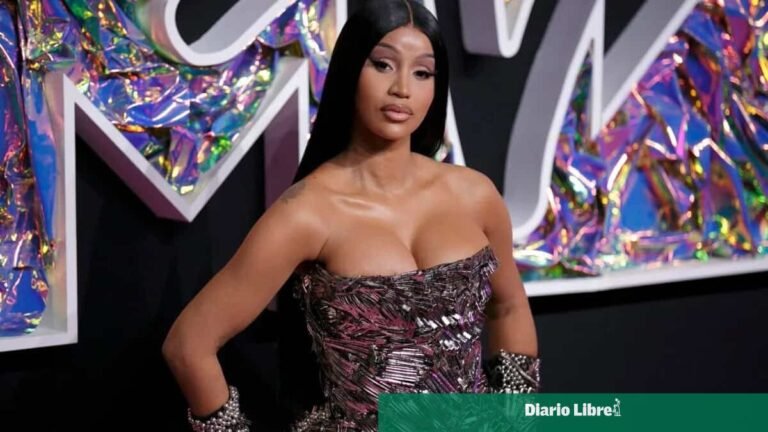La visita de Cardi B a Santiago vuelve a poner el foco en la política del espectáculo frente a las prioridades reales
