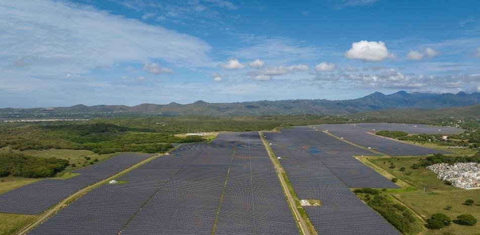 Senado aprueba proyecto sobre energía renovable en edificios públicos y abre otra prueba de ejecución para el Estado