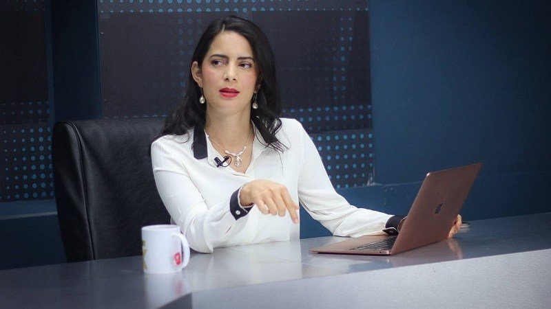 Diputada crítica de Bukele denuncia intento de apartarla en plena disputa interna de VAMOS