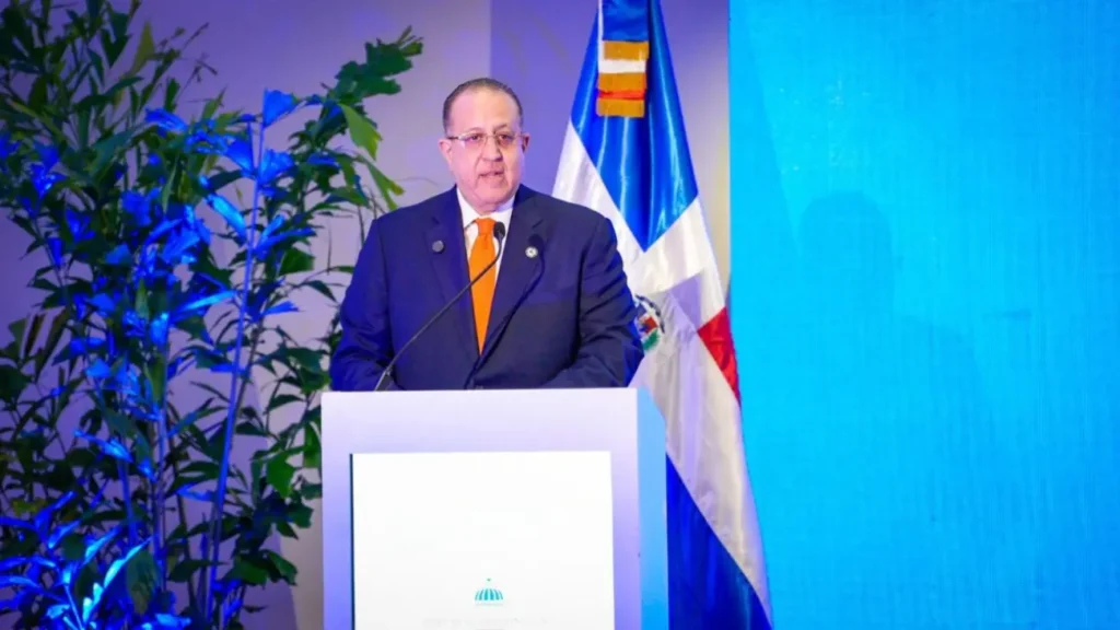 Magín Díaz defiende Meta RD 2036 y el plan anticrisis en medio de exigencias de resultados y vigilancia fiscal